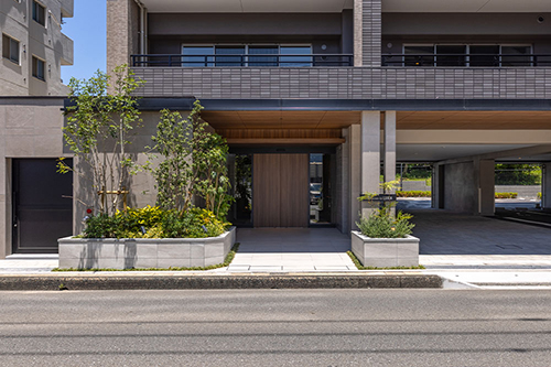 ファーネスト朝倉街道駅ルクシア