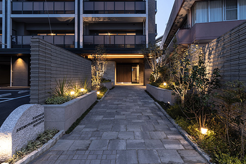 ファーネスト下大利駅前レジスタ