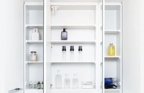 曇り止めヒーター付三面鏡/ミラー裏全面収納 image