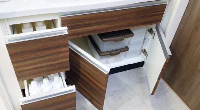 2段スライド＋開き扉＋小物ポケット