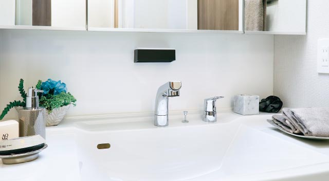 三面鏡下部ホーローパネル貼り