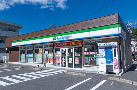 ファミリーマート長与嬉里郷店image